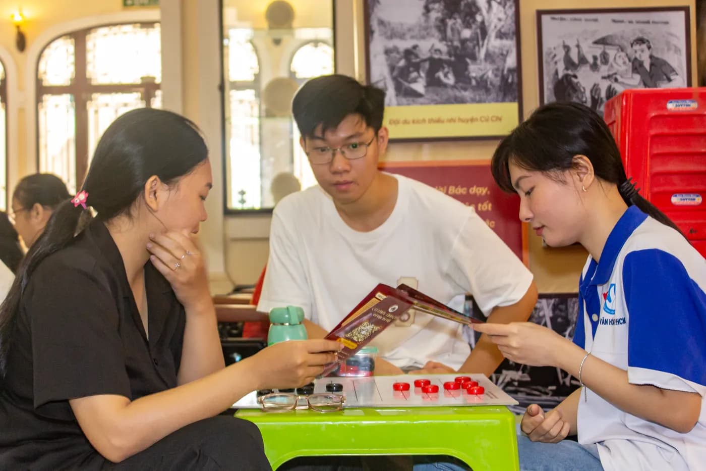 Hình ảnh các cán bộ tại Nhà Thiếu nhi TP.Hồ Chí Minh tham gia tập huấn Cờ Thủy Tinh Châu tại chương trình tập huấn tại Nhà Thiếu nhi Thành phố Hồ Chí Minh.