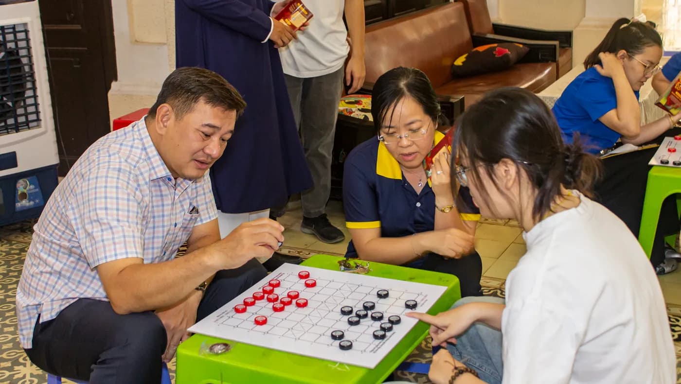 Hình ảnh các cán bộ tại Nhà Thiếu nhi TP.Hồ Chí Minh tham gia tập huấn Cờ Thủy Tinh Châu tại chương trình tập huấn tại Nhà Thiếu nhi Thành phố Hồ Chí Minh.