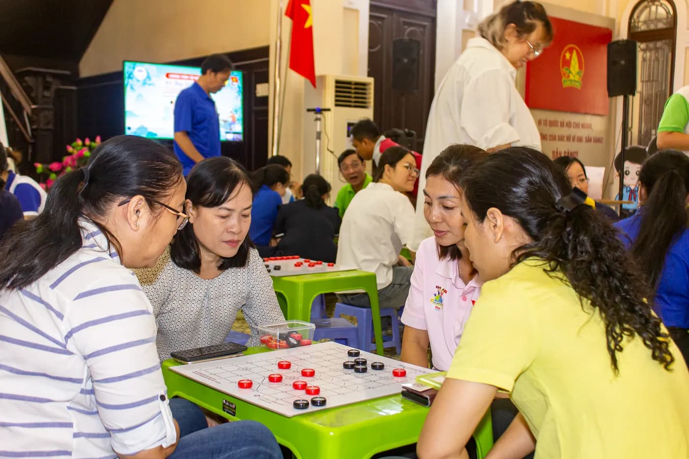Hình ảnh các cán bộ tại Nhà Thiếu nhi TP.Hồ Chí Minh tham gia tập huấn Cờ Thủy Tinh Châu tại chương trình tập huấn tại Nhà Thiếu nhi Thành phố Hồ Chí Minh.