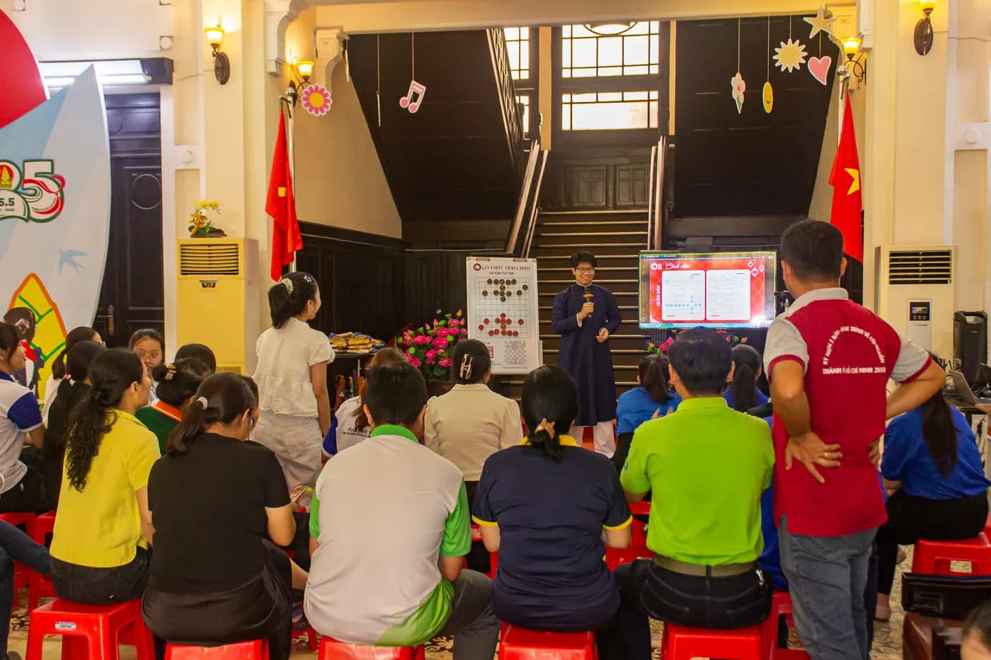 Hình ảnh các cán bộ tại Nhà Thiếu nhi TP.Hồ Chí Minh tham gia tập huấn Cờ Thủy Tinh Châu tại chương trình tập huấn tại Nhà Thiếu nhi Thành phố Hồ Chí Minh.