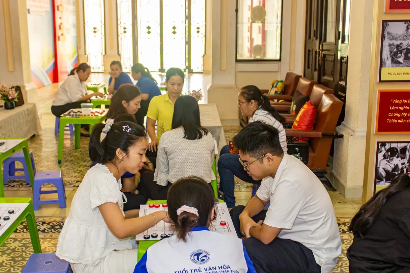 Hình ảnh các cán bộ tại Nhà Thiếu nhi TP.Hồ Chí Minh tham gia tập huấn Cờ Thủy Tinh Châu tại chương trình tập huấn tại Nhà Thiếu nhi Thành phố Hồ Chí Minh.