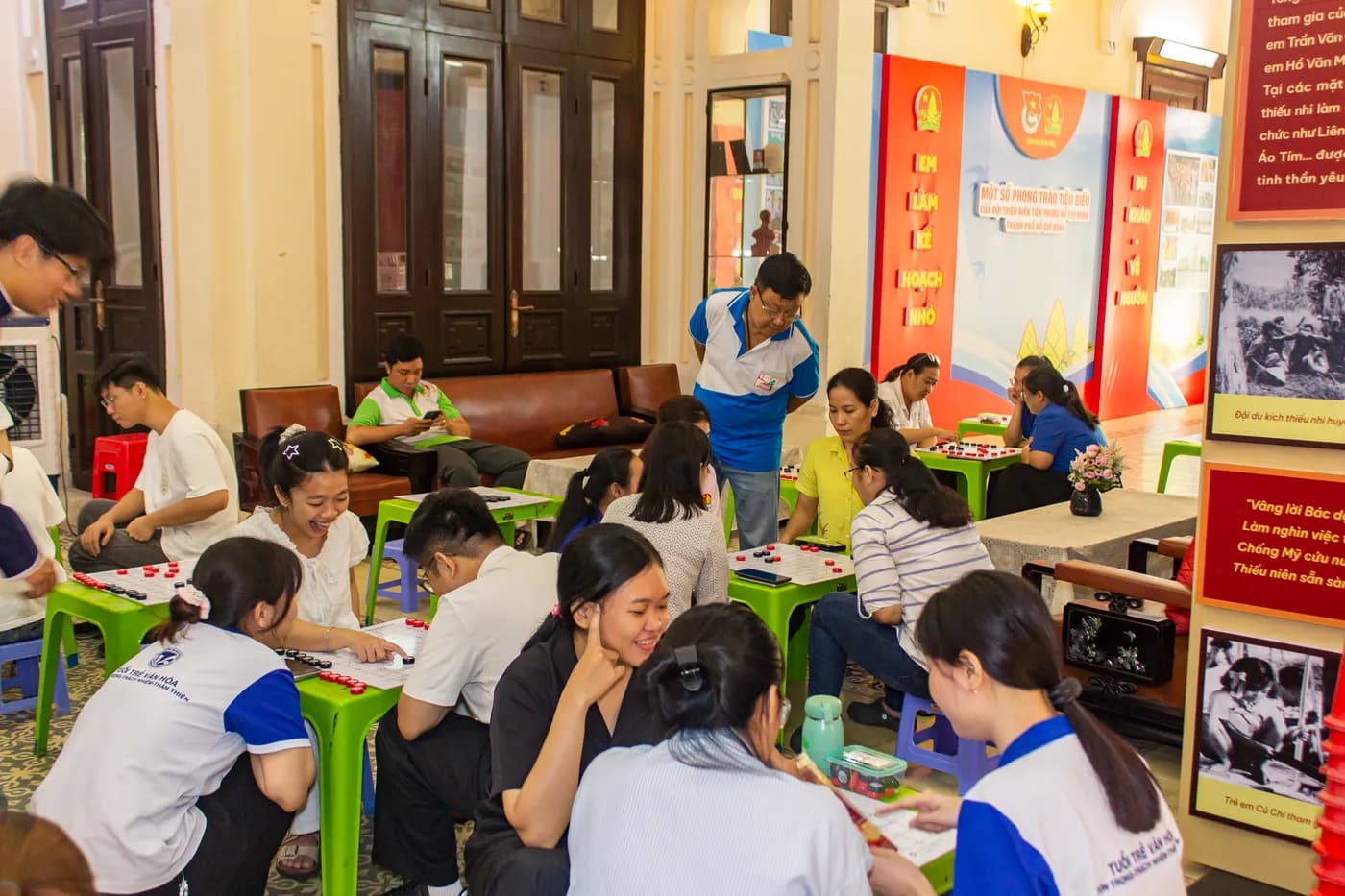 Hình ảnh các cán bộ tại Nhà Thiếu nhi TP.Hồ Chí Minh tham gia tập huấn Cờ Thủy Tinh Châu tại chương trình tập huấn tại Nhà Thiếu nhi Thành phố Hồ Chí Minh.