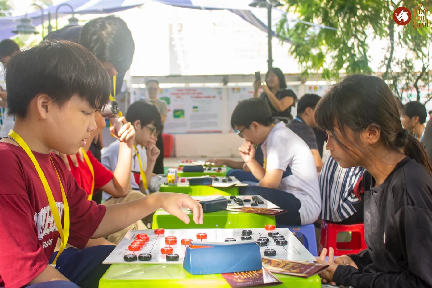 Hình ảnh các kỳ thủ của Bảng B đang thi đấu thuộc Liên Hoan Cờ Thủy Tinh Châu Kids Fest 2026 tổ chức tại Nhà Thiếu Nhi Thành phố Hồ Chí Minh.