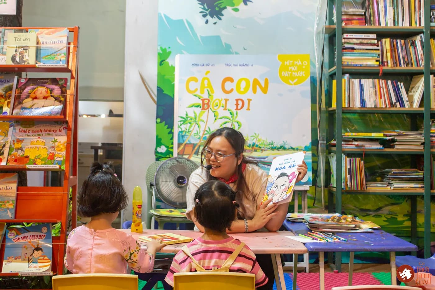 Hình ảnh trải nghiệm Kể chuyện cho Bé tại Ngày Hội Sách & Văn hóa Đêm lần 6 với chủ đề "Cầm Kỳ Thư Họa" được tổ chức ở Đường Sách Nguyễn Văn Bình.