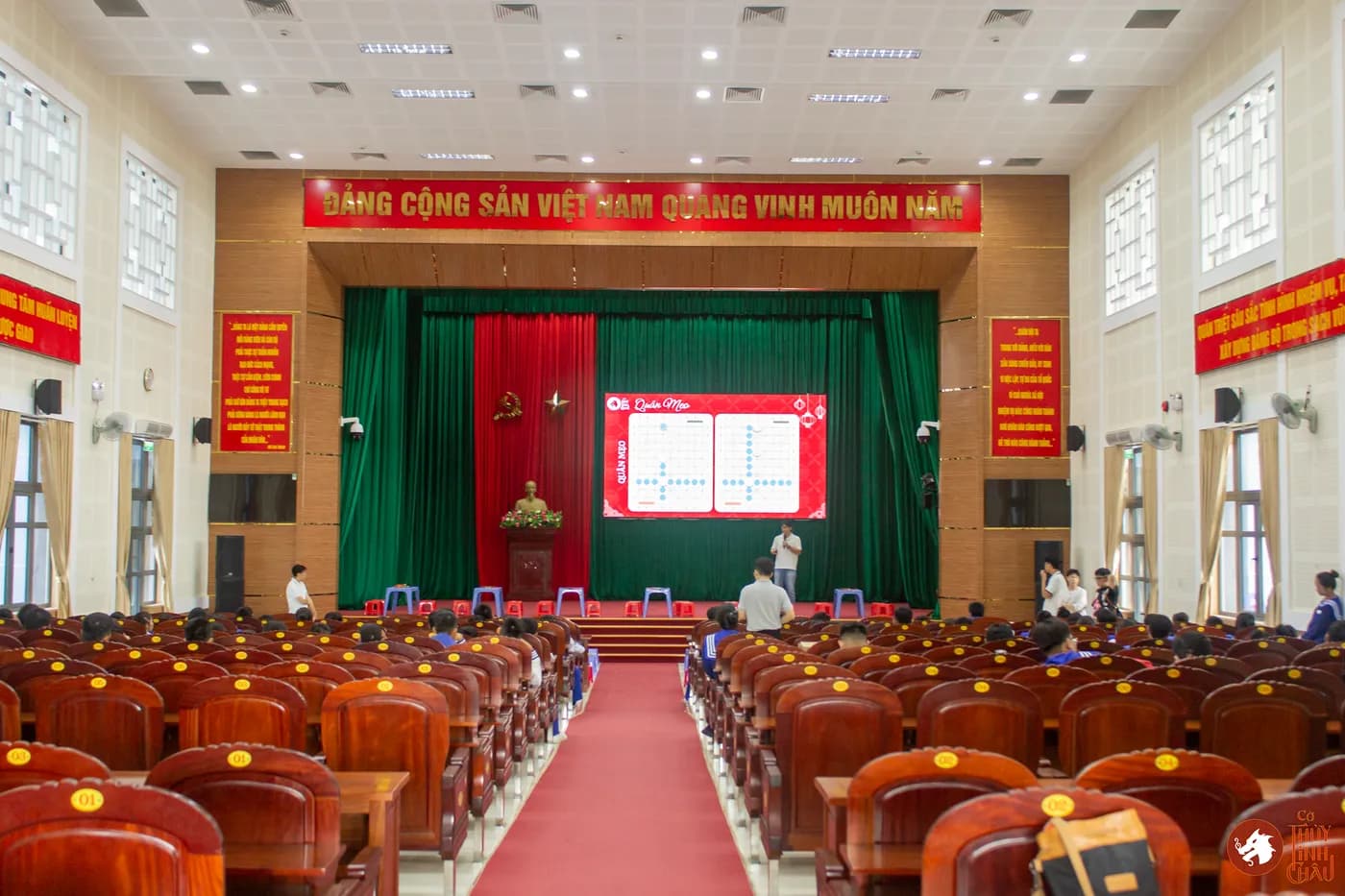 Hình ảnh các chiến sĩ nhí trải nghiệm Cờ Thủy Tinh Châu thuộc chương trình Học kỳ trong Quân đội do Nhà Văn Hóa Thanh niên TP.HCM tổ chức.