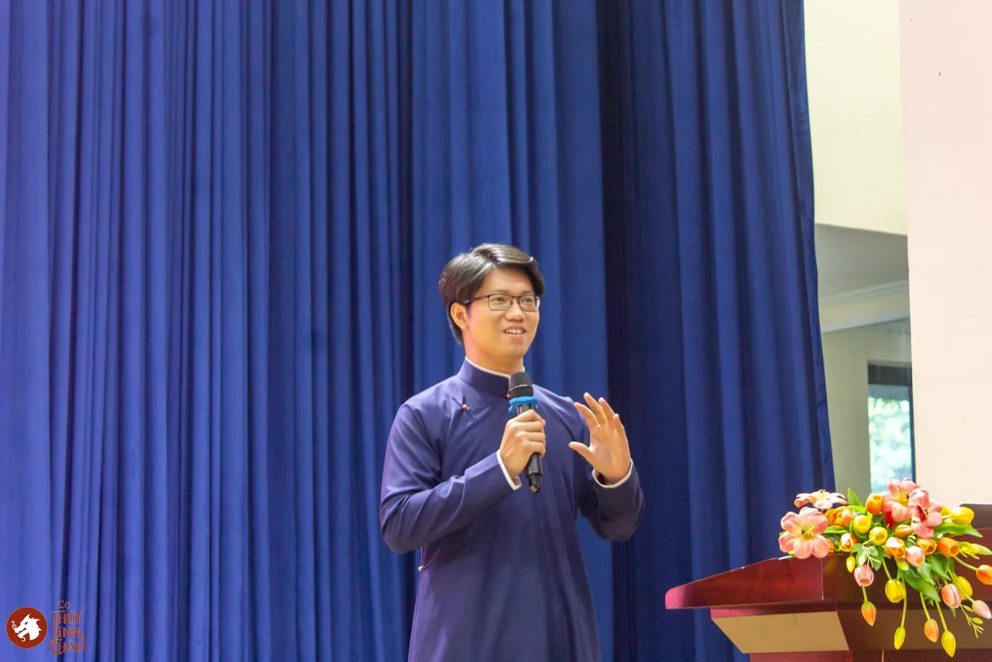Hình ảnh phần trình bày của Co-founder trong chương trình giao lưu văn hóa cùng sinh viên đến từ các quốc gia Đông Nam Á tổ chức tại Trường Đại học Khoa học Xã hội và Nhân Văn Thành phố Hồ Chí Minh.