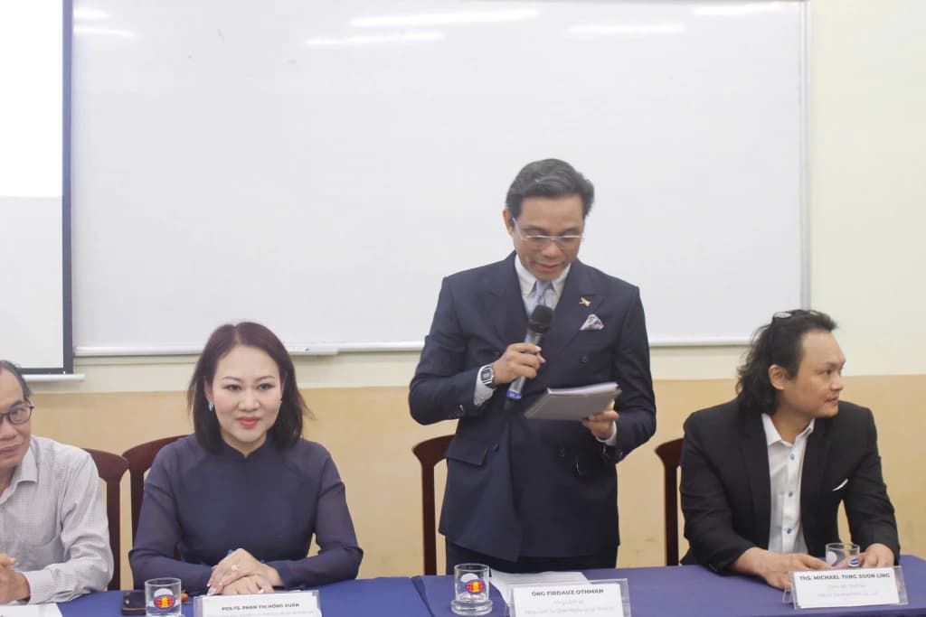Ngài Firdauz Othman, Tổng Lãnh sự Malaysia tại TP.HCM phát biểu chúc mừng