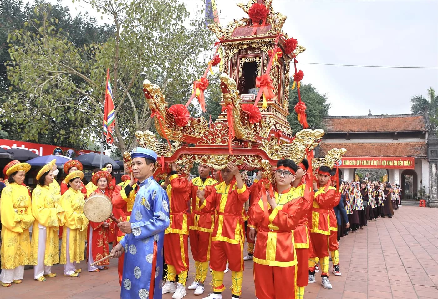 Hình ảnh Lễ hội Khai ấn Đền Trần tại Di tích lịch sử - văn hóa Đền Trần - Chùa Tháp