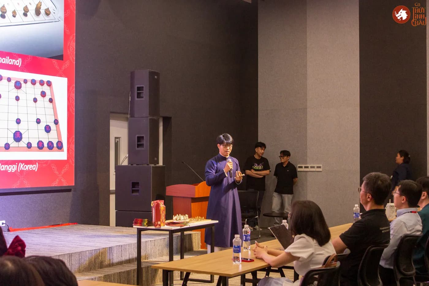 Hình ảnh Co-founder Cờ Thủy Tinh Châu trình bày tại chương trình Navigating Vietnam’s Startup Ecosystem: Perspectives from Builders, Enablers and Educators” được tổ chức tại SIHUB .