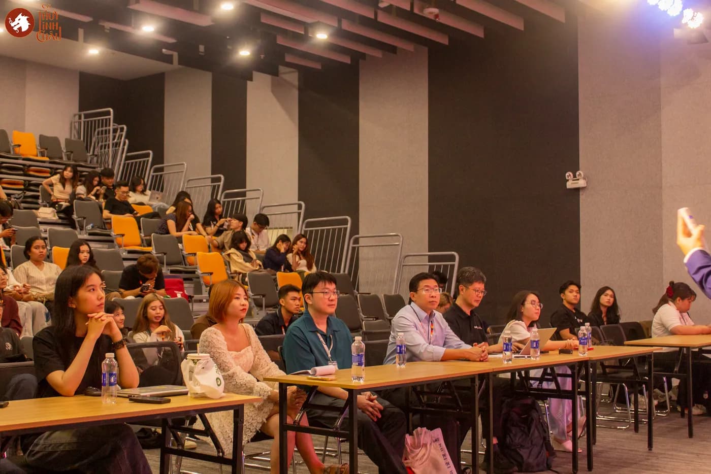 Hình ảnh các diễn giả trình bày tại chương trình Navigating Vietnam’s Startup Ecosystem: Perspectives from Builders, Enablers and Educators” được tổ chức tại SIHUB .
