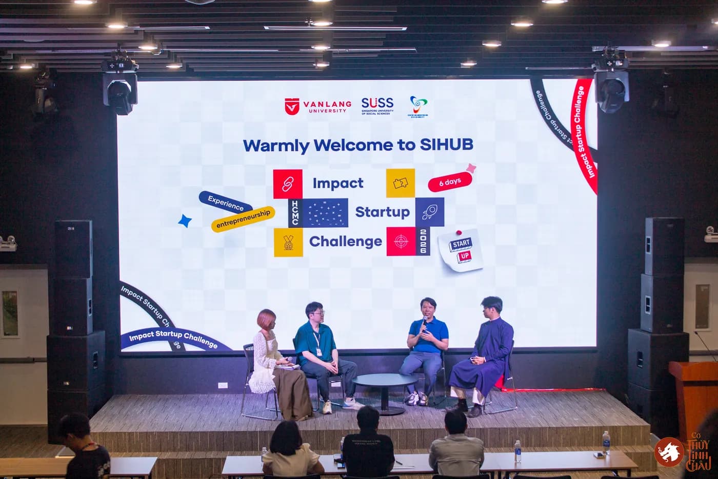 Hình ảnh các diễn giả trình bày tại chương trình Navigating Vietnam’s Startup Ecosystem: Perspectives from Builders, Enablers and Educators” được tổ chức tại SIHUB .