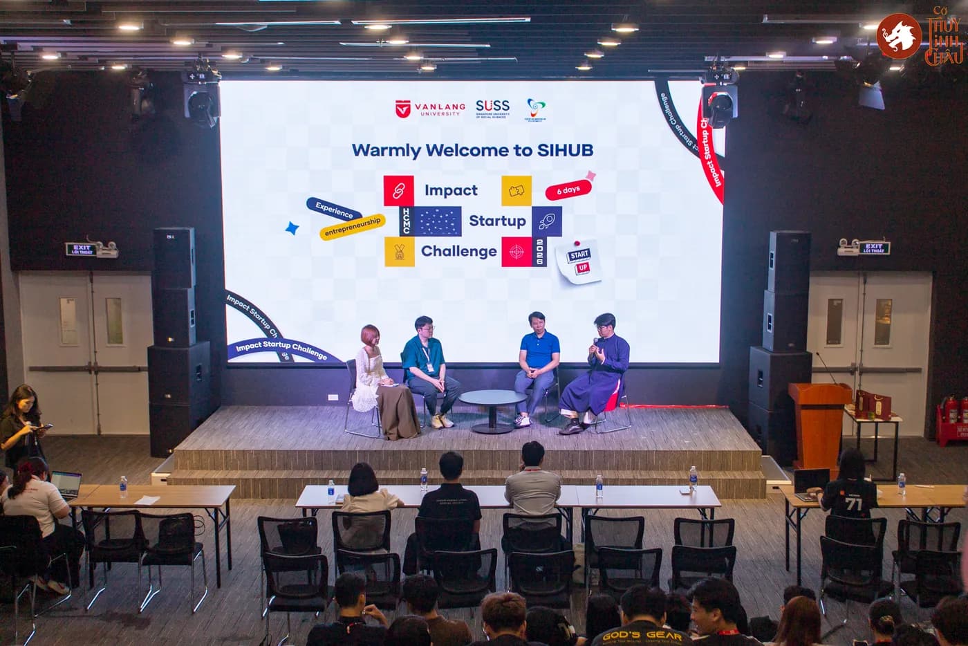 Hình ảnh các diễn giả trình bày tại chương trình Navigating Vietnam’s Startup Ecosystem: Perspectives from Builders, Enablers and Educators” được tổ chức tại SIHUB .