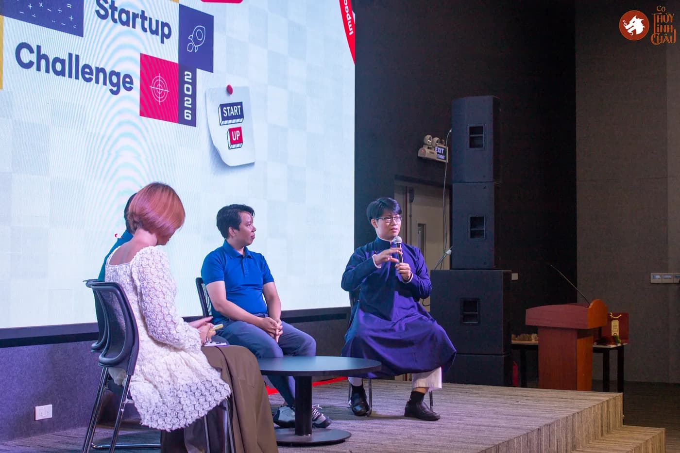 Hình ảnh các diễn giả trình bày tại chương trình Navigating Vietnam’s Startup Ecosystem: Perspectives from Builders, Enablers and Educators” được tổ chức tại SIHUB .