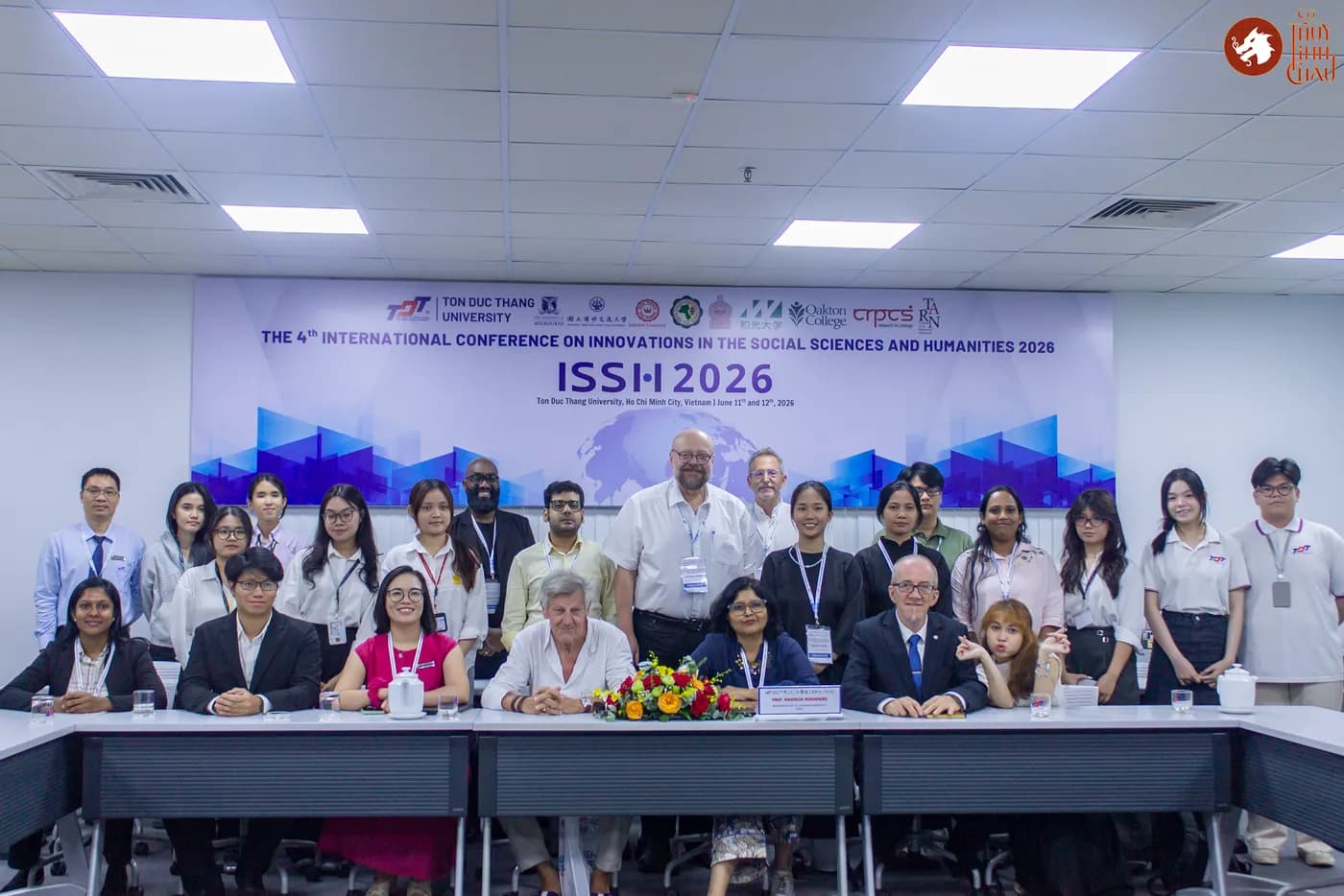 Hình ảnh toàn bộ khách tham gia tại Hội thảo quốc tế lần thứ 4 (ISSH 2026) do Trường Đại học Tôn Đức Thắng cùng các tổ chức học thuật trên thế giới đồng tổ chức.