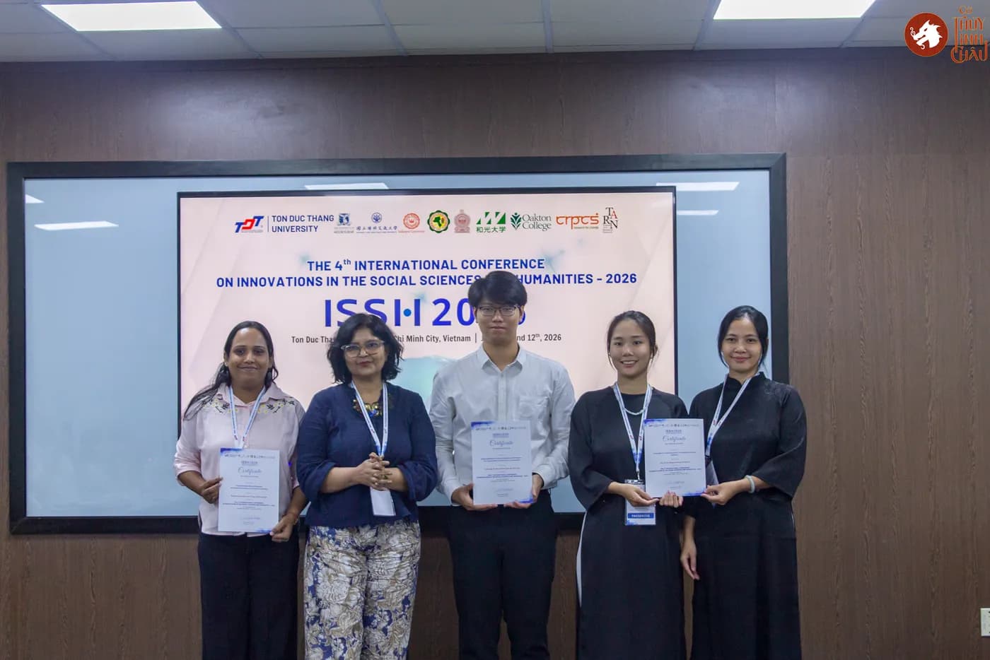 Hình ảnh toàn bộ những người tham gia báo cáo tại Hội thảo quốc tế lần thứ 4 (ISSH 2026) do Trường Đại học Tôn Đức Thắng cùng các tổ chức học thuật trên thế giới đồng tổ chức.