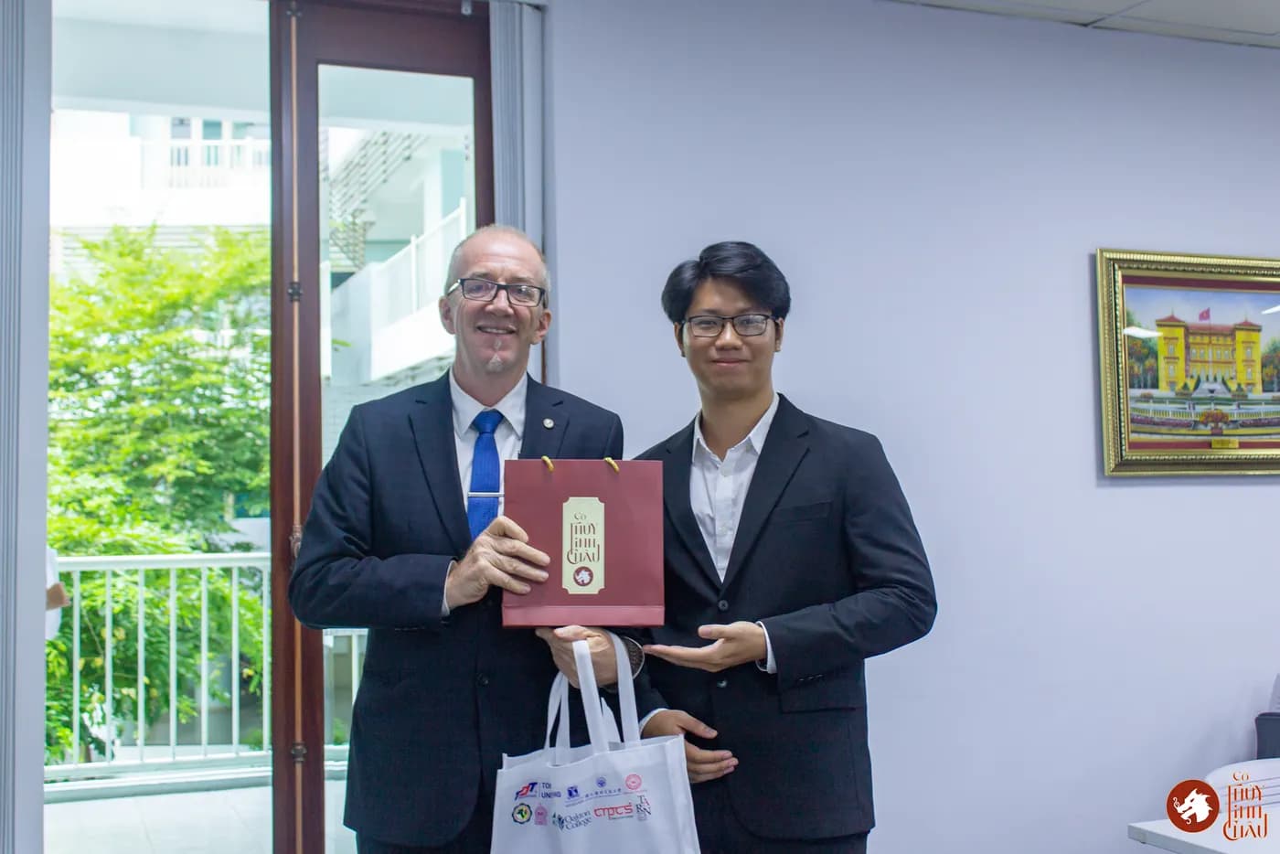 Hình ảnh Co-founder Cờ Thủy Tinh Châu cùng học giả tại Hội thảo quốc tế lần thứ 4 (ISSH 2026) do Trường Đại học Tôn Đức Thắng cùng các tổ chức học thuật trên thế giới đồng tổ chức.