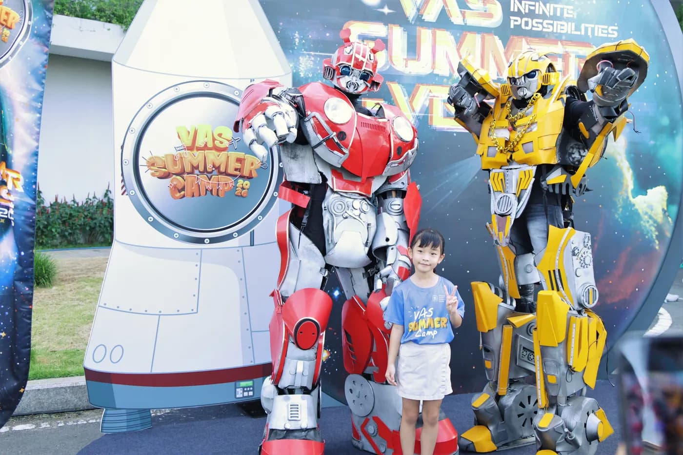 Hình ảnh các em học sinh trường VAS trải nghiệm tại Lễ hội Mùa hè VAS Summer Fair 2026 với chủ đề “Summer-Verse” tại cơ sở Sala.