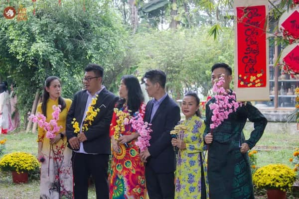 Hình ảnh phần trình bày văn nghệ được diễn ra tại sự kiện Bảo tàng Áo dài Việt Nam