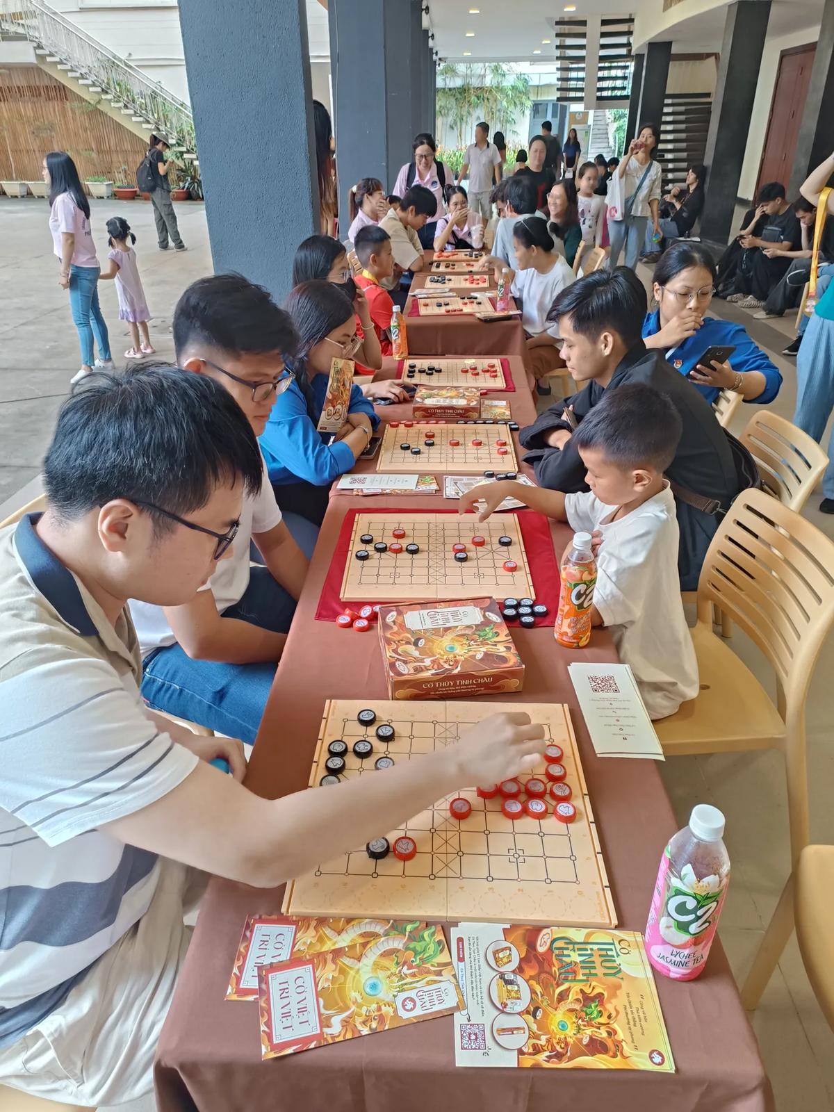 Câu Lạc Bộ Cờ Thủy Tinh Châu tại Nhà văn hóa thanh niên TP. HCM