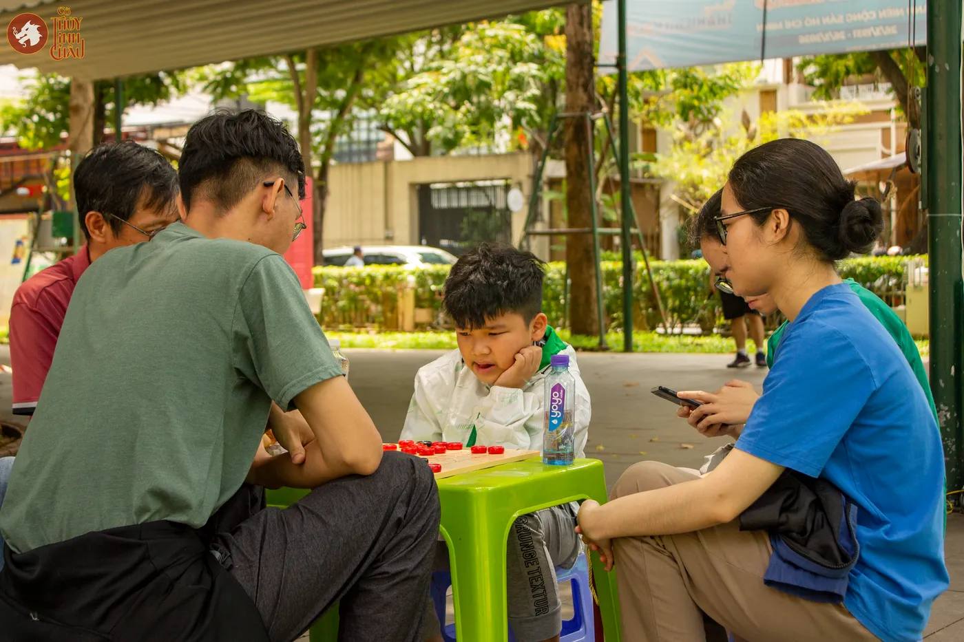 Hình ảnh các em nhỏ tham gia chơi Cờ Thủy Tinh Châu tại buổi sinh hoạt CLB Cờ Thủy Tinh Châu tại Nhà Thiếu nhi Thành phố Hồ Chí Minh