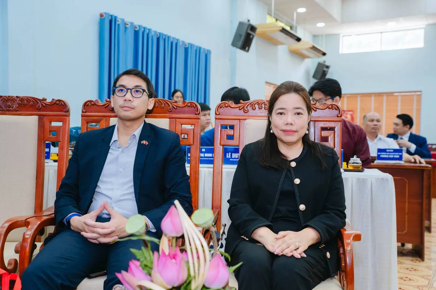 Hình ảnh các đại biểu tại sự kiện "Hương Trà - Ấm tình ASEAN" được tổ chức tại Ủy ban Mặt trận Tổ quốc Việt Nam phường Bình Thanh.