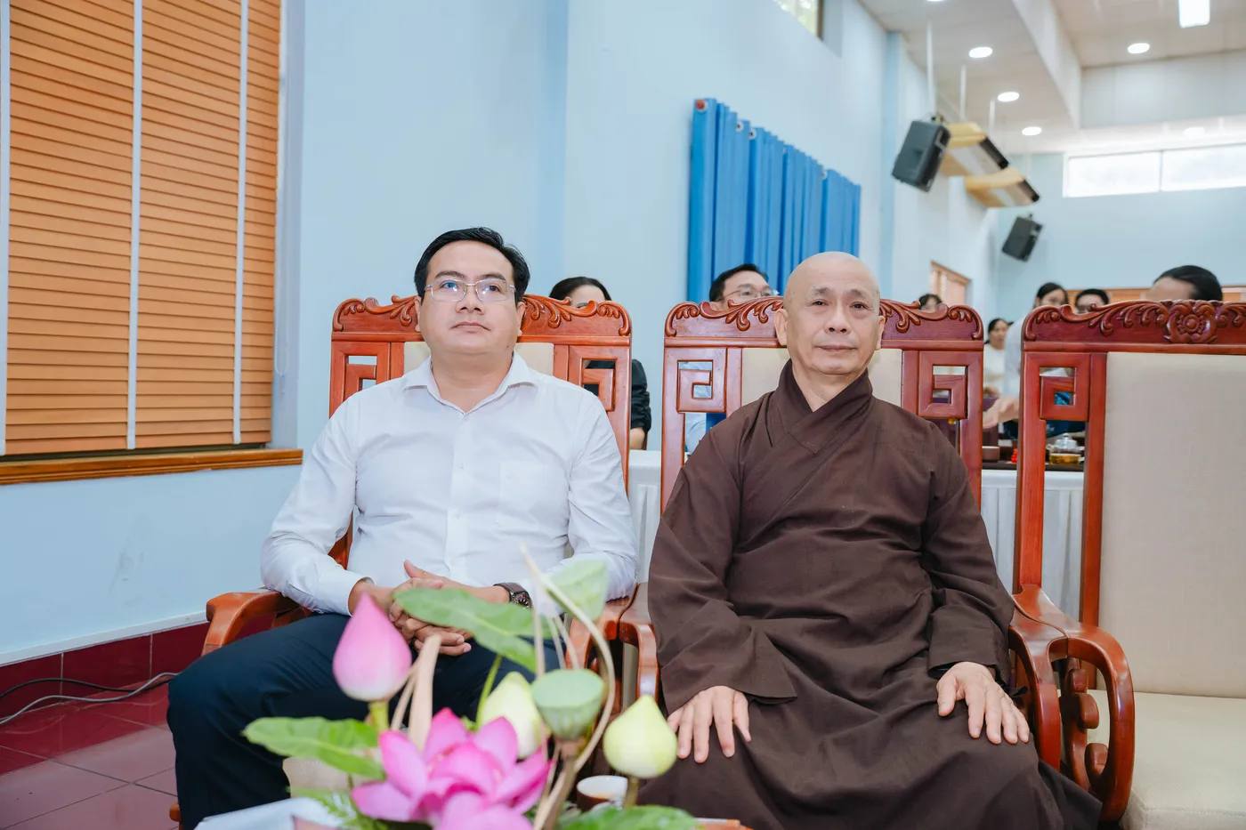 Hình ảnh các đại biểu tại sự kiện "Hương Trà - Ấm tình ASEAN" được tổ chức tại Ủy ban Mặt trận Tổ quốc Việt Nam phường Bình Thanh.
