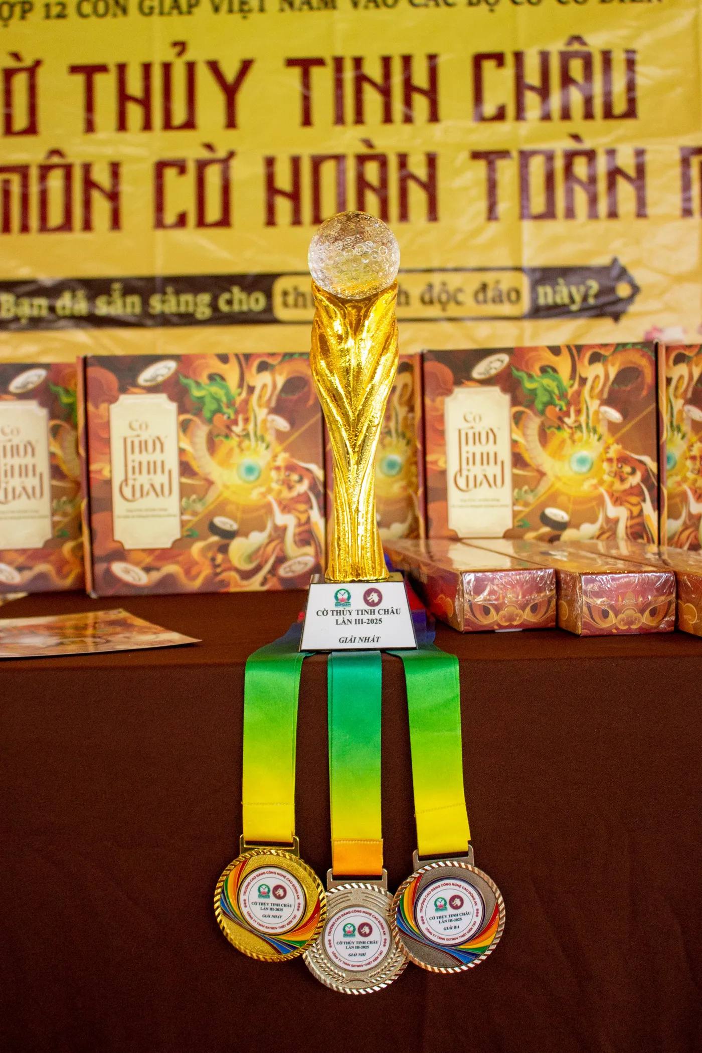Giải đấu Danh Kỳ Lưu Truyền 3 - Cúp và huy chương Giải Danh Kỳ Lưu Truyền Lần 3 (Chung Kết)