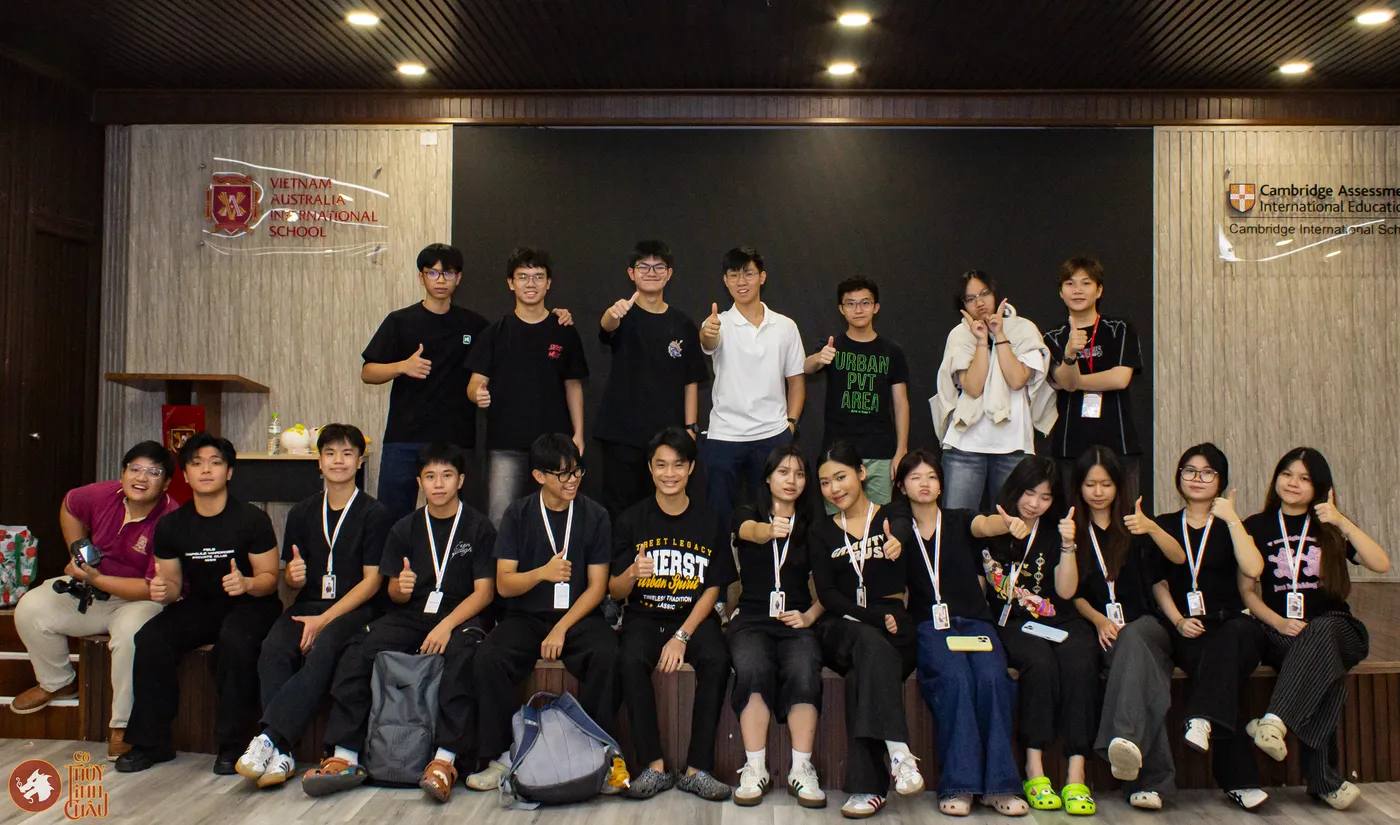 Team Cờ Thủy Tinh Châu cùng VAS Student Council và VAS Togetherness Club tại VAS BTH Noel 2025