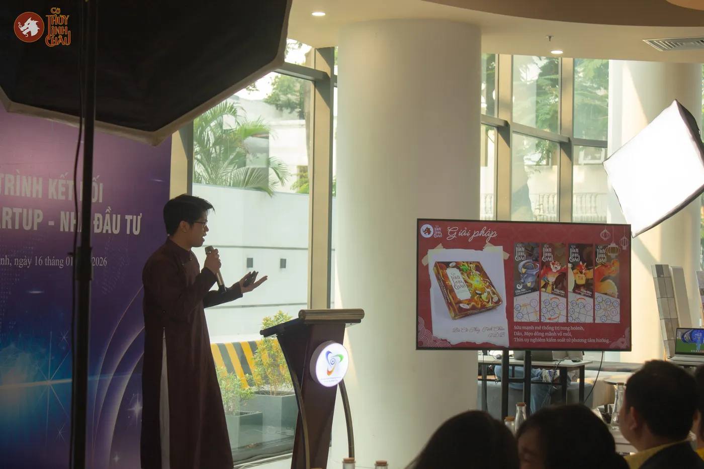 Phần trình bày và chia sẻ của Co-founder về Cờ Thủy Tinh Châu tại Saigon Innovation Hub