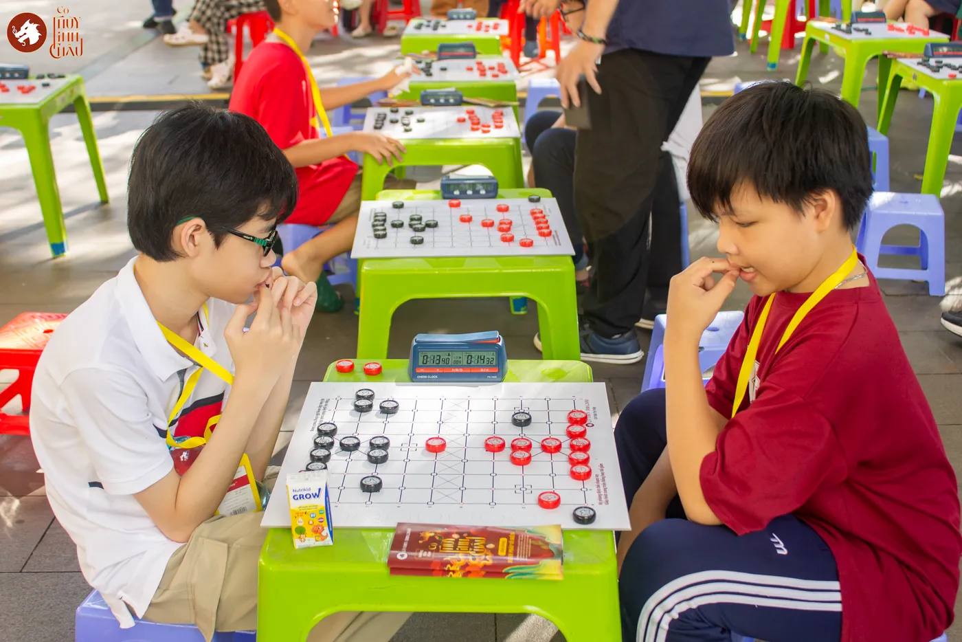 Hình ảnh 2 kỳ thủ thi đấu tại Liên hoan Cờ Thủy Tinh Châu thuộc Lễ hội Thiếu nhi TPHCM - Kids Fest 2026