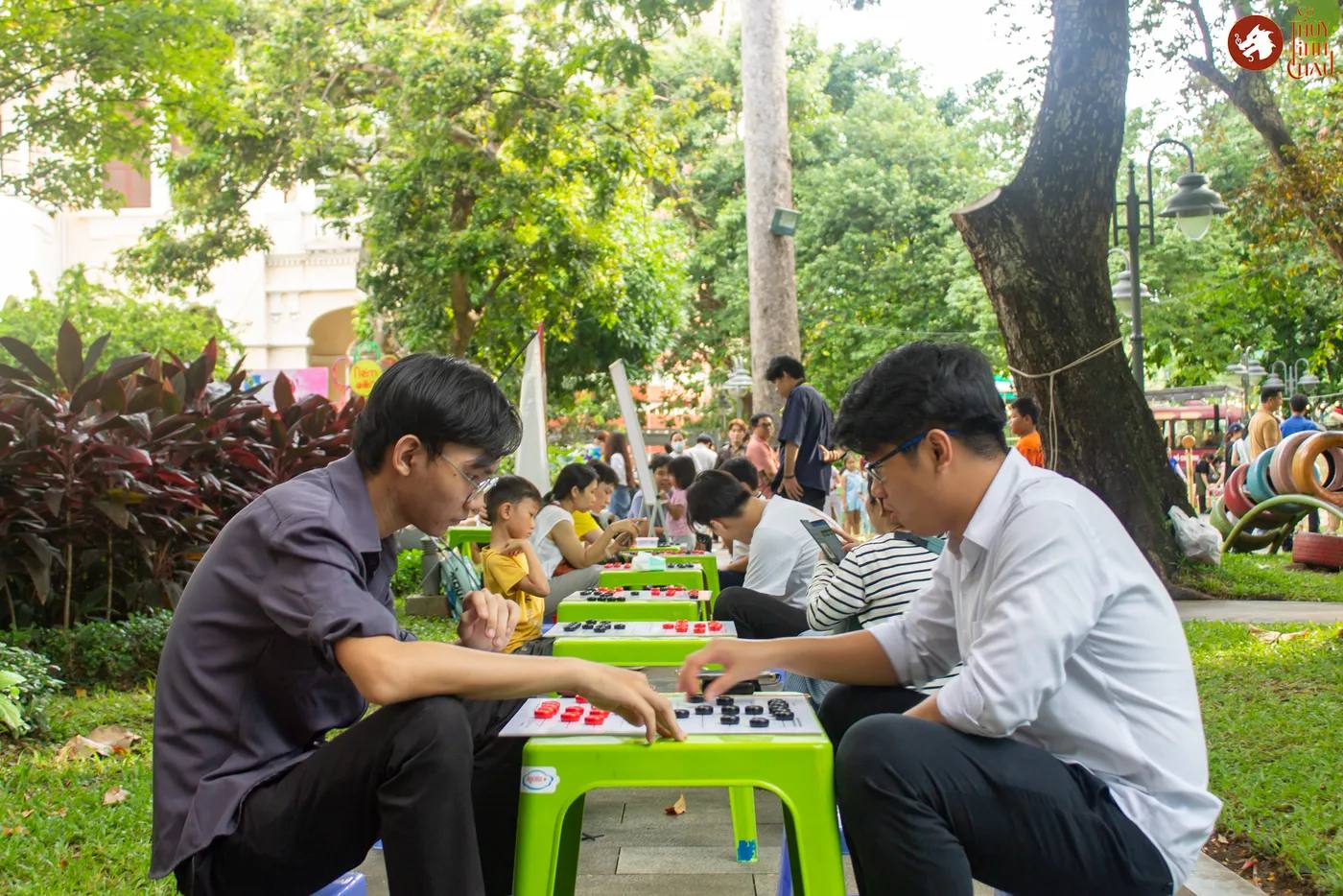 Hình ảnh Co-founder và bạn trẻ trải nghiệm Cờ Thủy Tinh Châu tại Lễ hội thiếu nhi - Kids Fest 2026 tổ chức bởi Nhà Thiếu nhi Thành phố Hồ Chí Minh