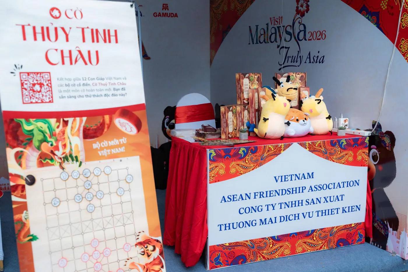 Cờ Thủy Tinh Châu tại Malay Fest Celadon Tân Phú 2025