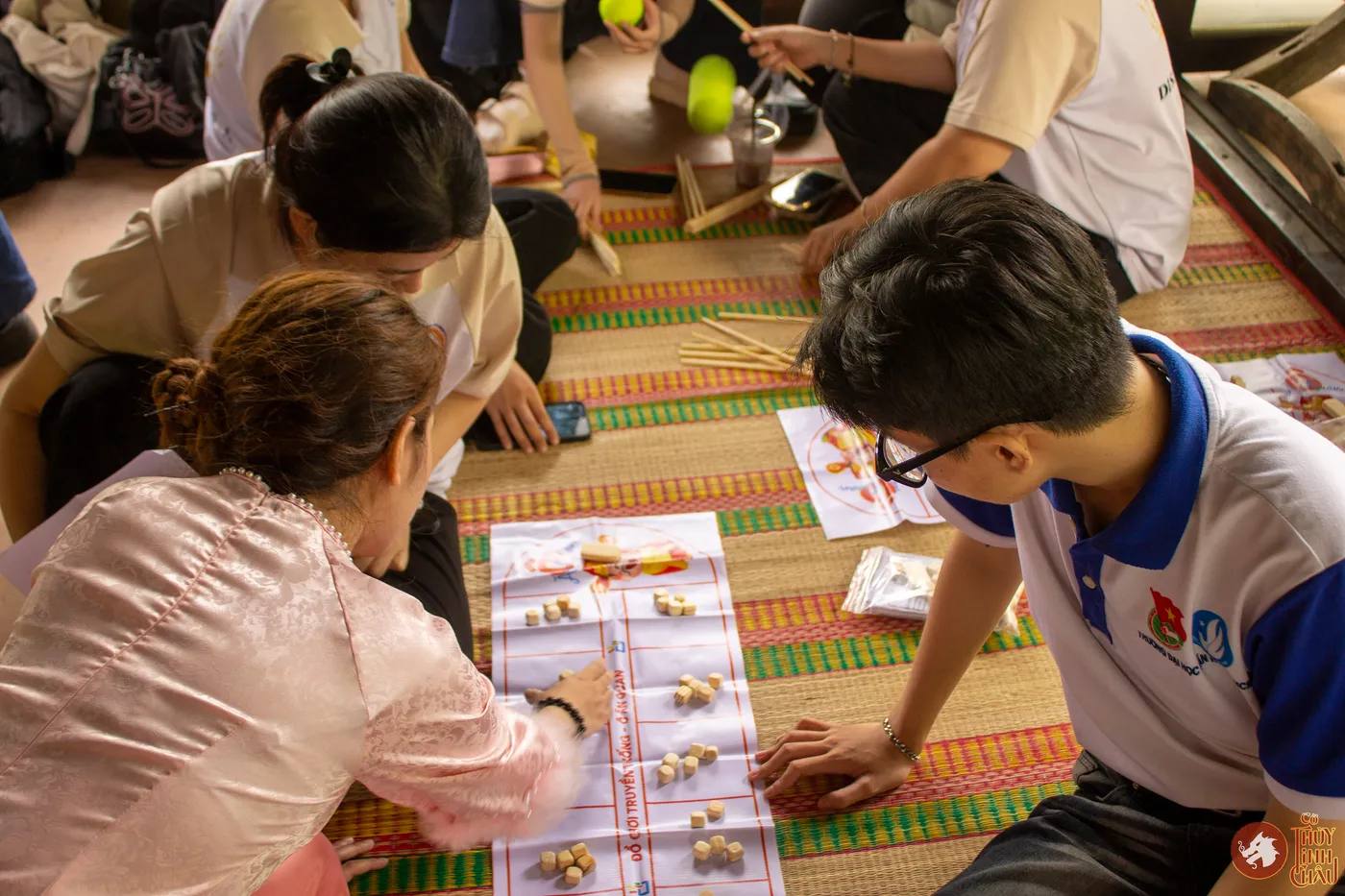Cờ Thủy Tinh Châu tại Bảo tàng Áo Dài