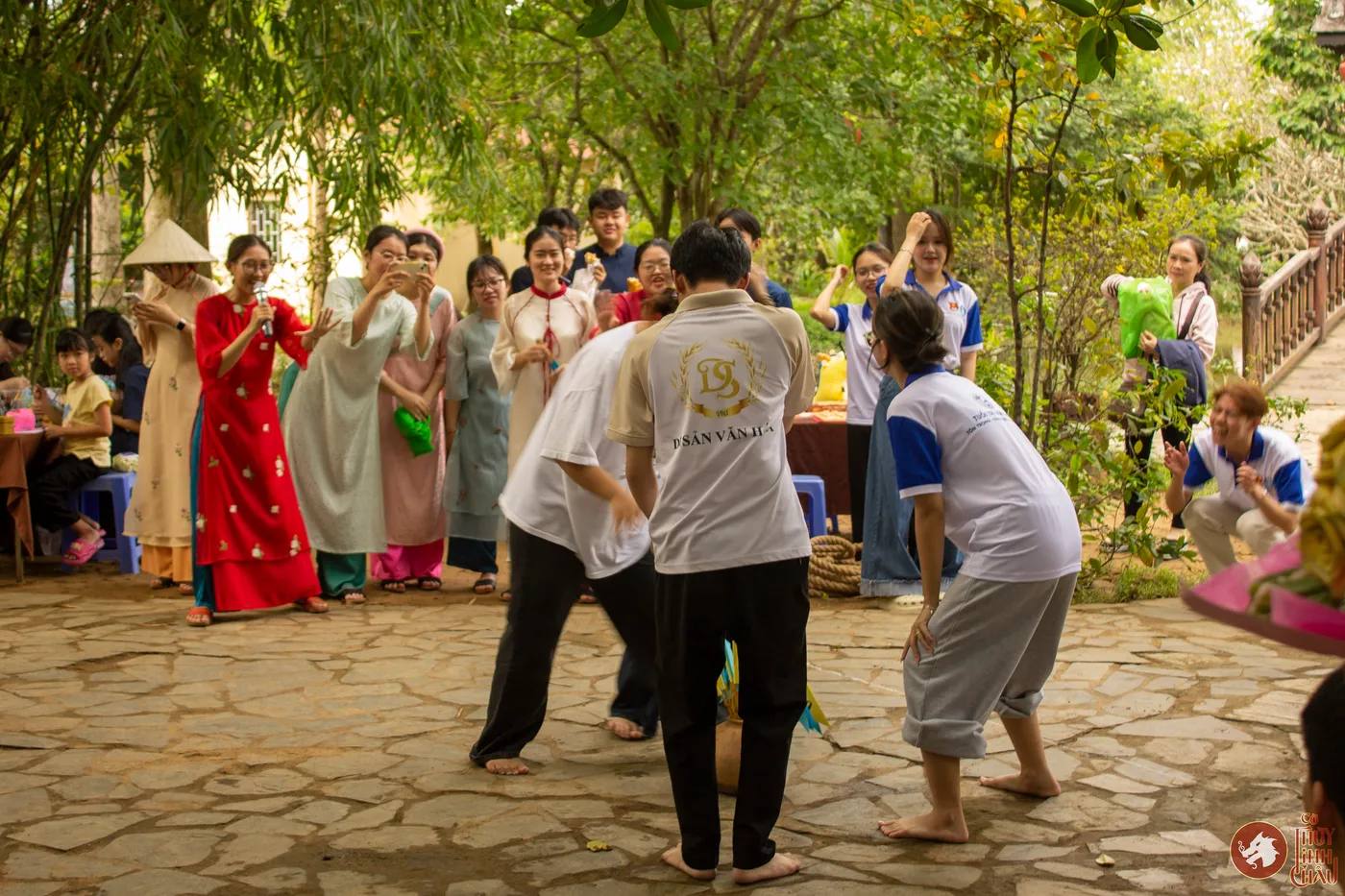 Cờ Thủy Tinh Châu tại Bảo tàng Áo Dài