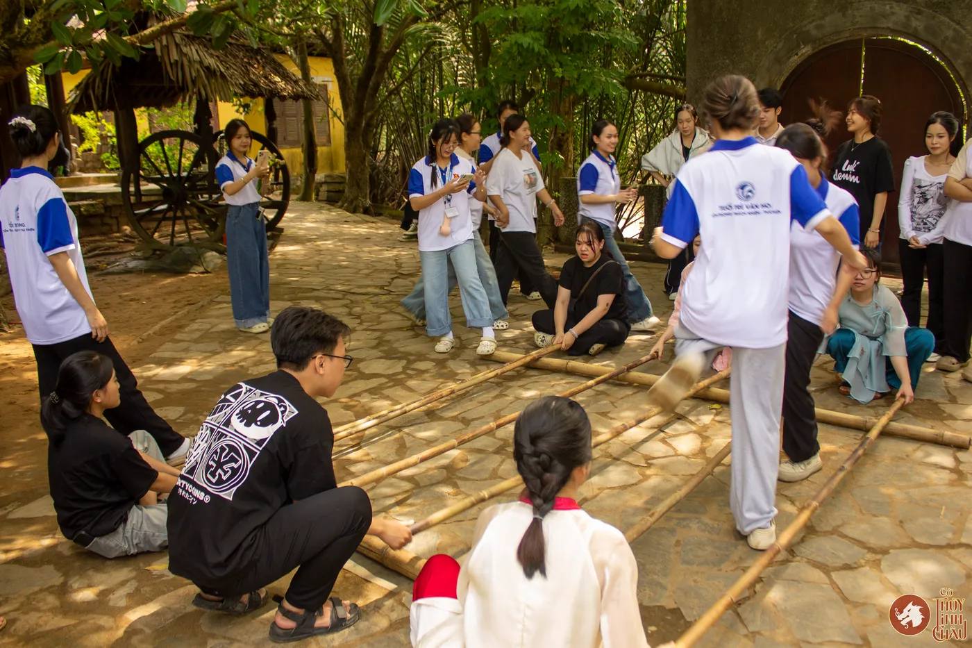 Cờ Thủy Tinh Châu tại Bảo tàng Áo Dài