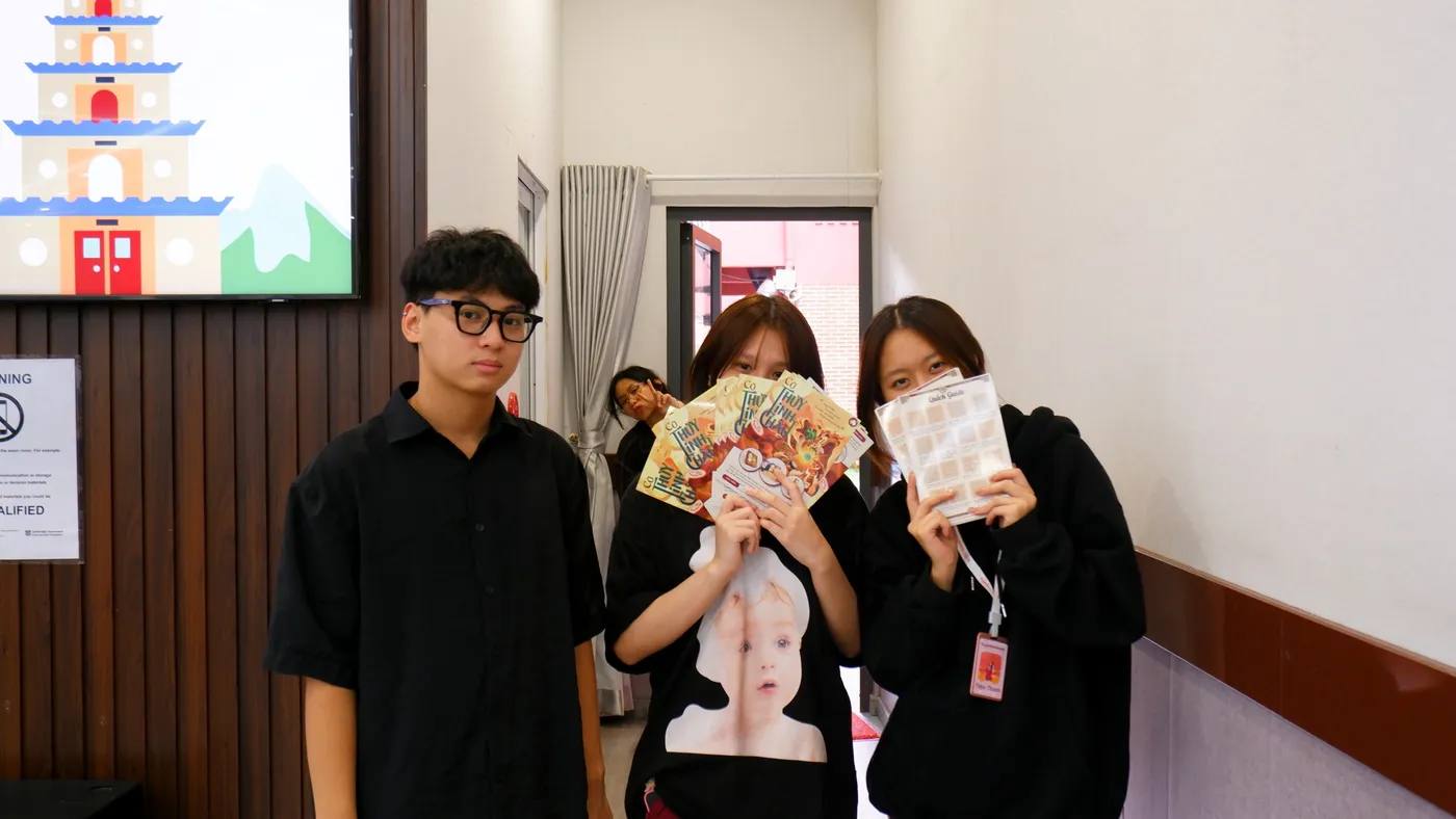 Hình chụp từ Sự kiện Cờ Việt Trí Việt tại Trường Quốc tế Việt Úc cùng Cờ Thủy Tinh Châu