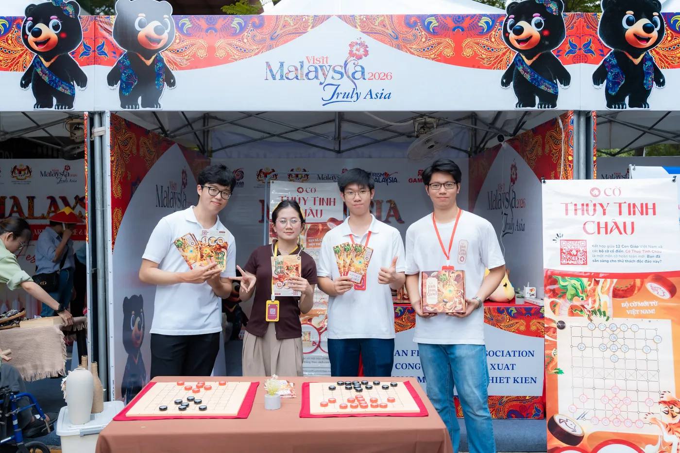 Cờ Thủy Tinh Châu tại Malay Fest Celadon Tân Phú 2025