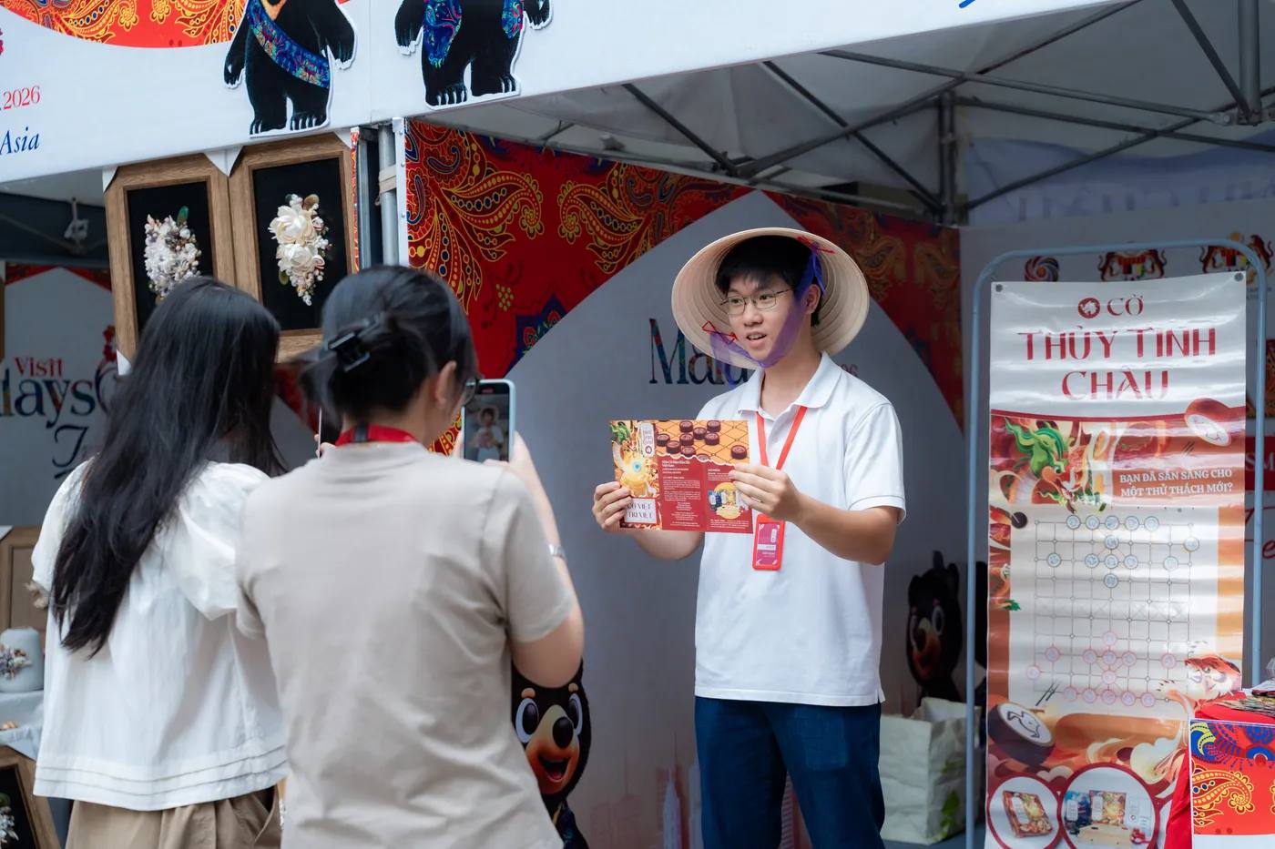 Cờ Thủy Tinh Châu tại Malay Fest Celadon Tân Phú 2025