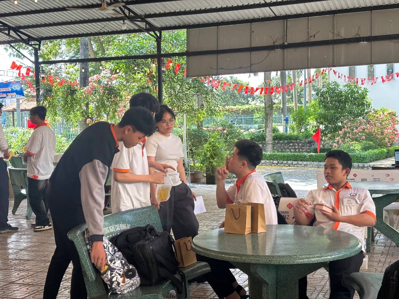 Hình chụp từ buổi Checkin giải đấu DKLT 28-6-2025 tại Trường CĐ Công nghệ cao Đồng An