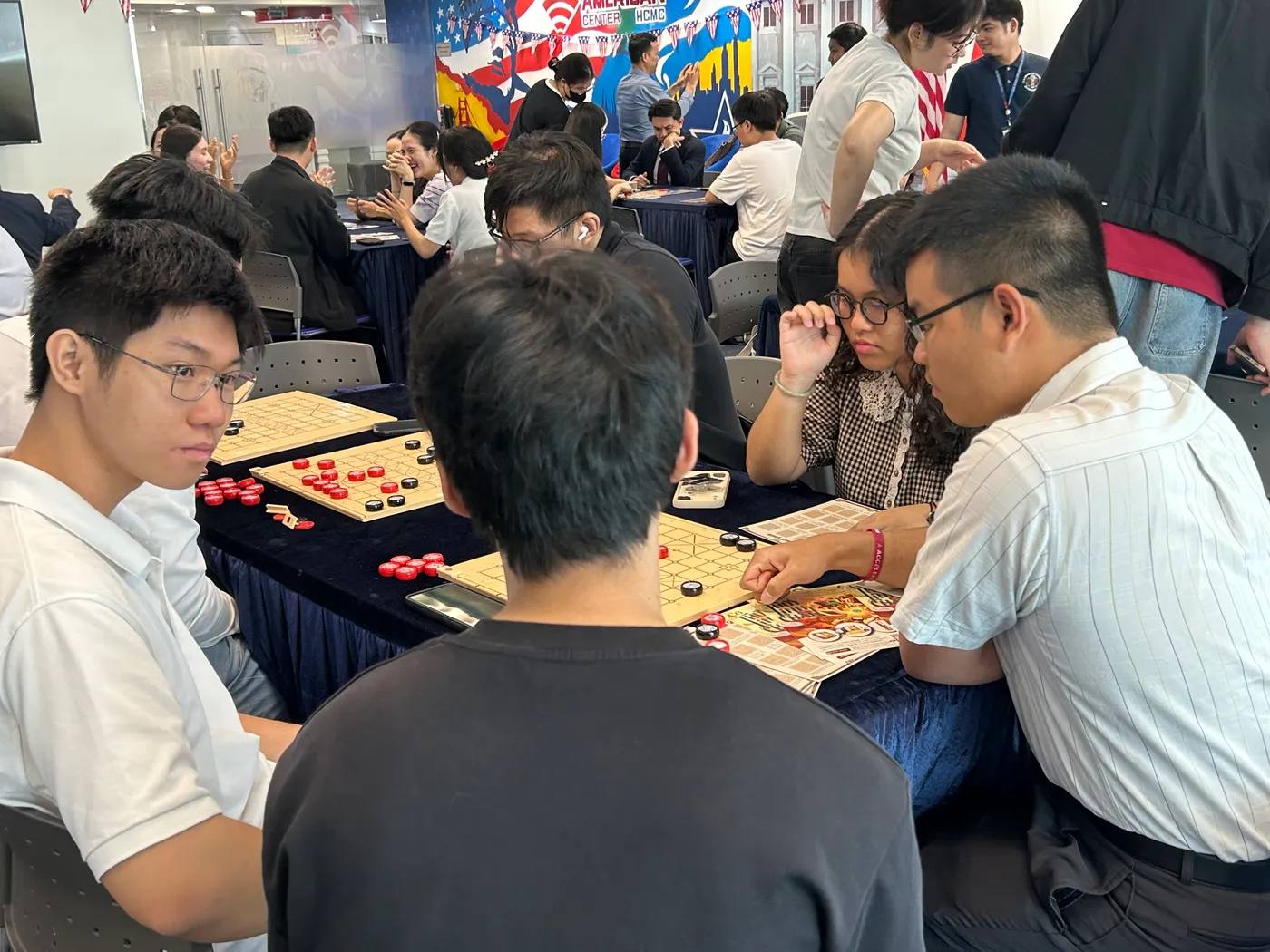 Cờ Thủy Tinh Châu - US Board Game Day
