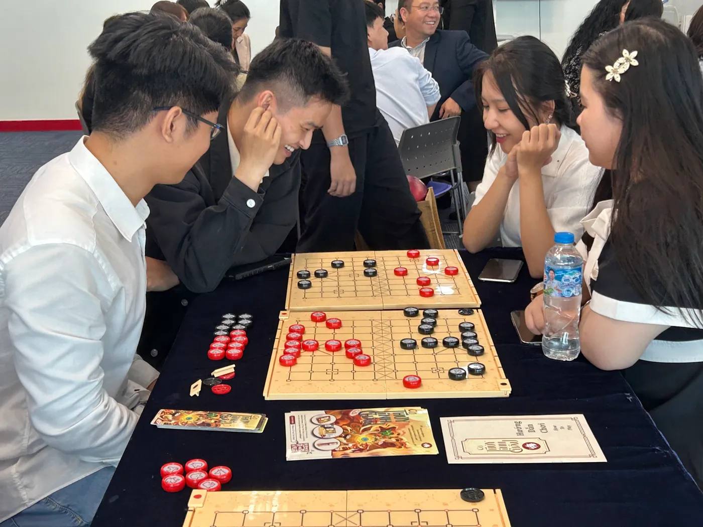 Cờ Thủy Tinh Châu - US Board Game Day