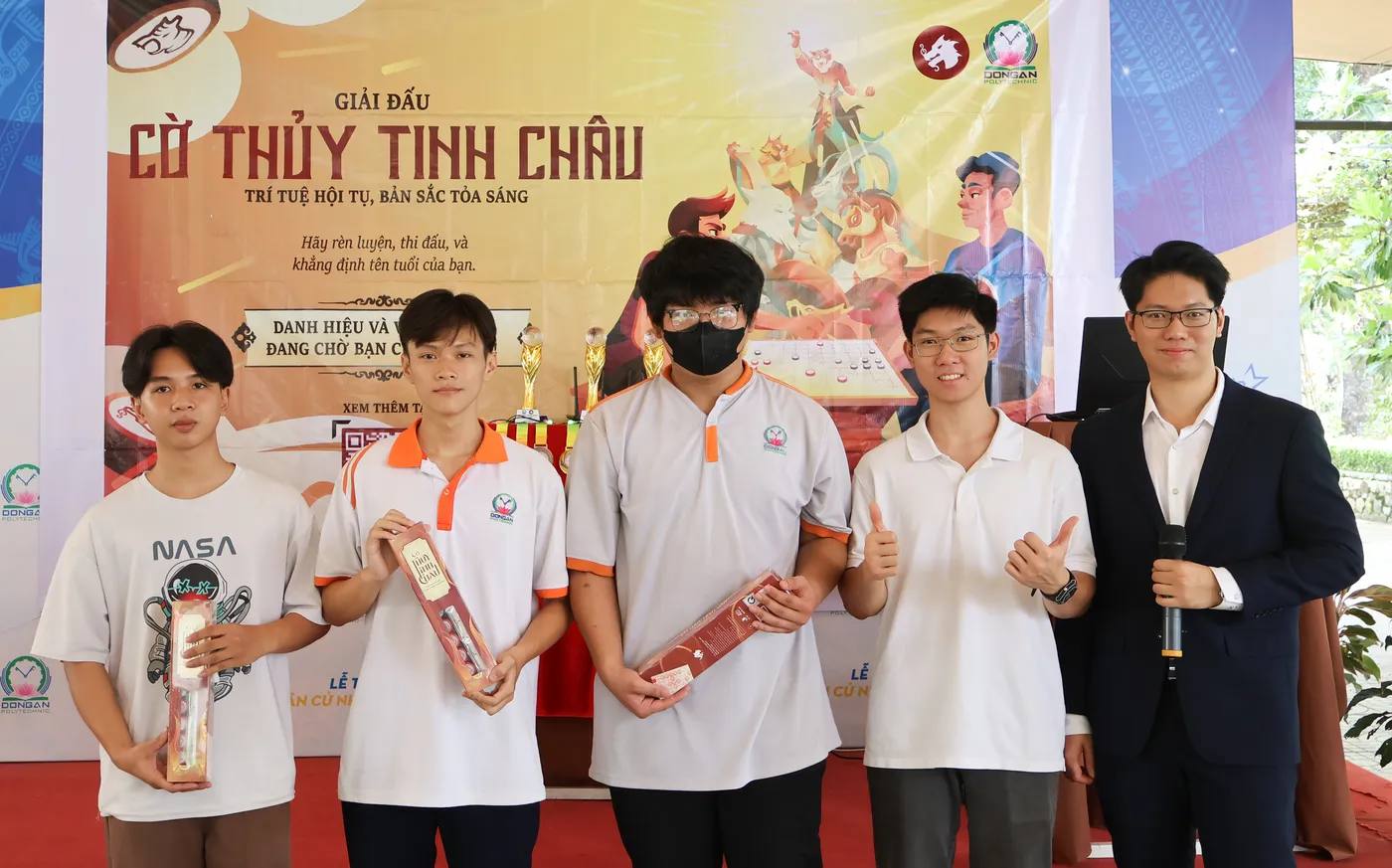 Hình chụp buổi Chung kết giải đấu Danh Kỳ Lưu Truyền - Cờ Thủy Tinh Châu