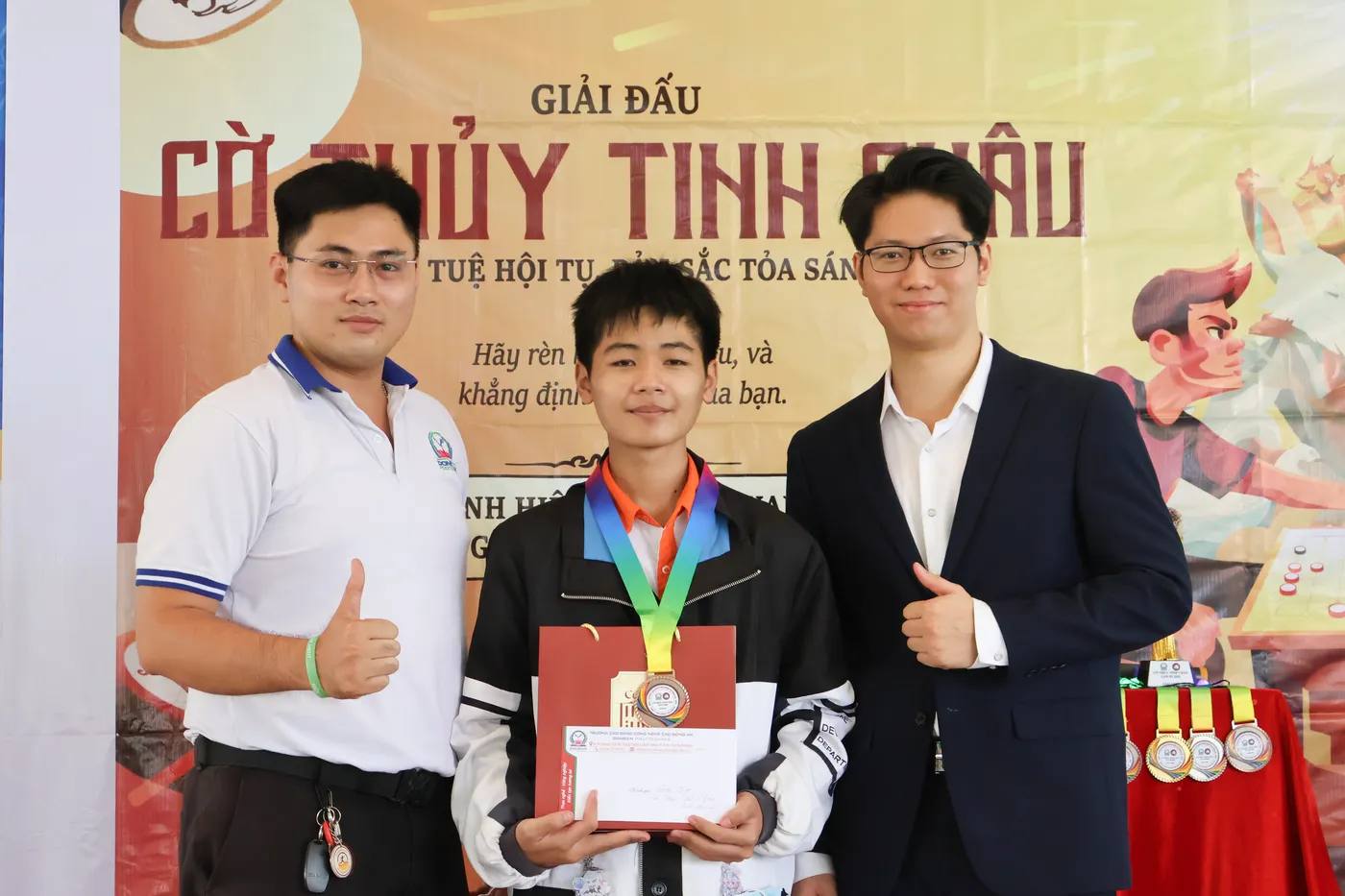 Hình chụp buổi Chung kết giải đấu Danh Kỳ Lưu Truyền - Cờ Thủy Tinh Châu