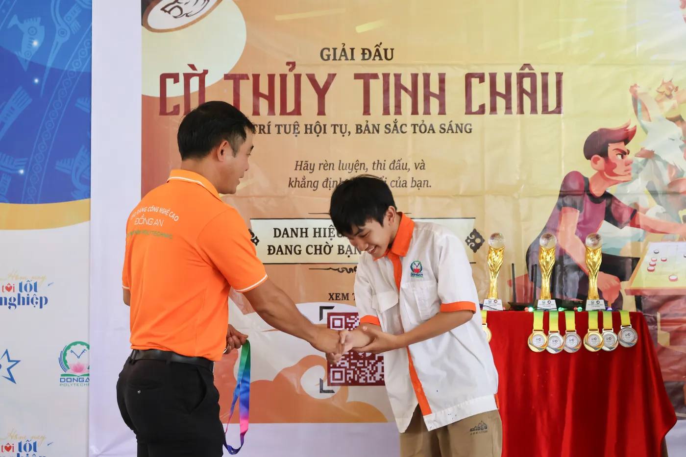 Hình chụp buổi Chung kết giải đấu Danh Kỳ Lưu Truyền - Cờ Thủy Tinh Châu