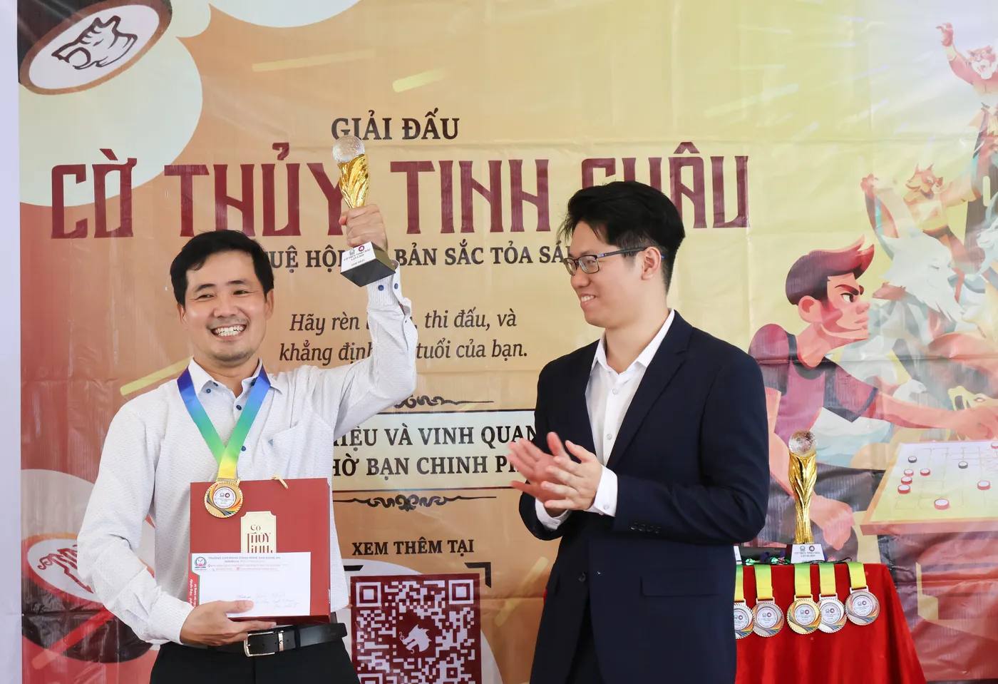 Hình chụp buổi Chung kết giải đấu Danh Kỳ Lưu Truyền - Cờ Thủy Tinh Châu