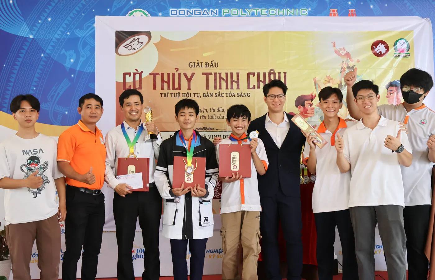 Hình chụp buổi Chung kết giải đấu Danh Kỳ Lưu Truyền - Cờ Thủy Tinh Châu