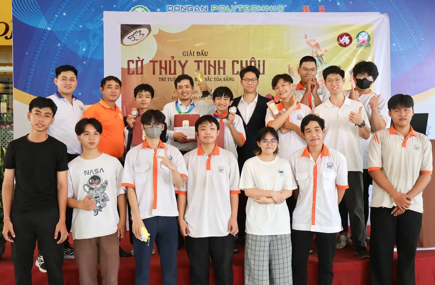 Hình chụp buổi Chung kết giải đấu Danh Kỳ Lưu Truyền - Cờ Thủy Tinh Châu