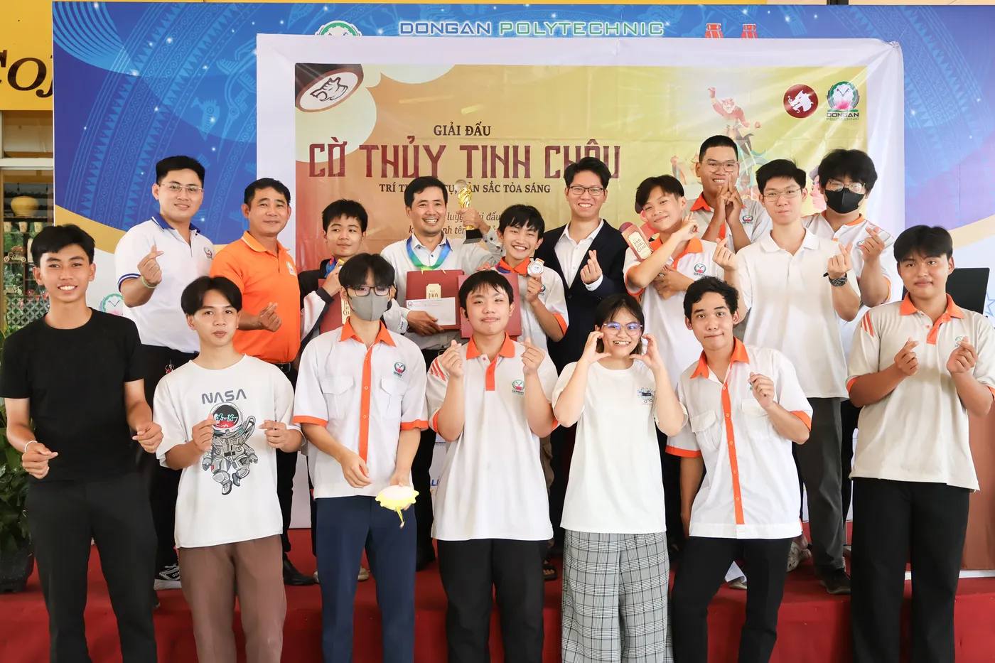 Hình chụp buổi Chung kết giải đấu Danh Kỳ Lưu Truyền - Cờ Thủy Tinh Châu