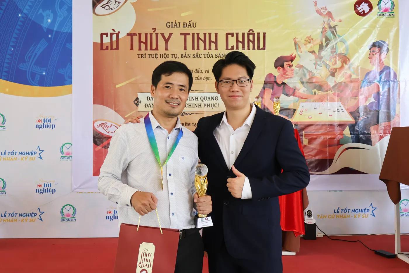 Hình chụp buổi Chung kết giải đấu Danh Kỳ Lưu Truyền - Cờ Thủy Tinh Châu