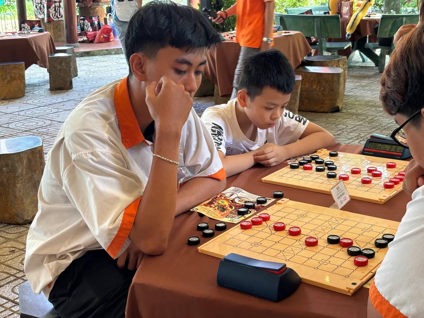 Hình chụp từ vòng bảng giải đấu Danh Kỳ Lưu Truyền tại Trường Cao đẳng Công nghệ cao Đồng An